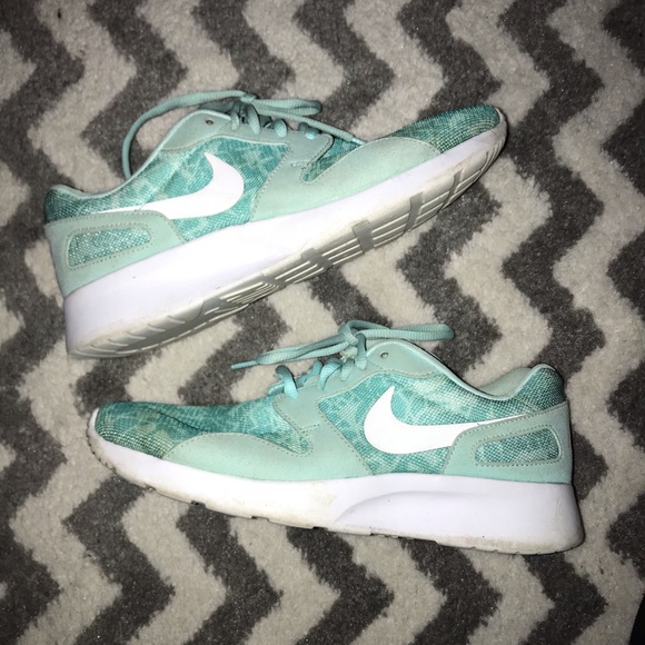 sold🧡Nike Tanjun Running shoes - Picture 2 of 6